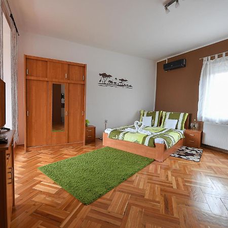 Kokusz Apartmanok Eger Pokoj fotografie